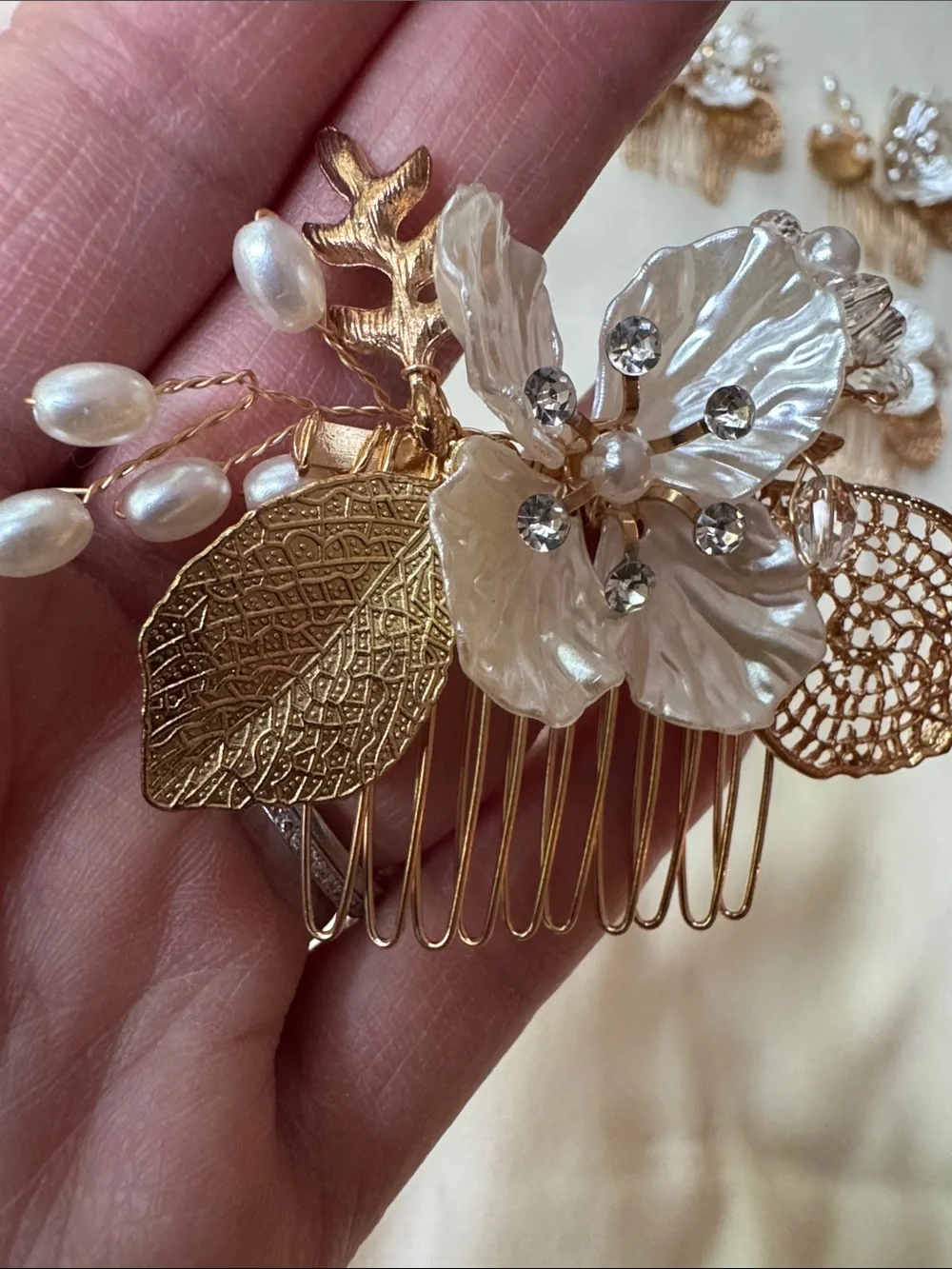 N/A delicate gold